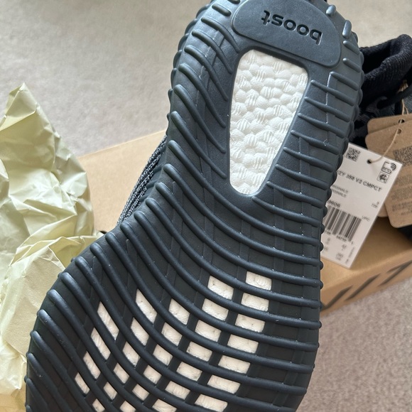 YEEZY 350 V2 CMPCT SLATE ONYX - Picture 3 of 3